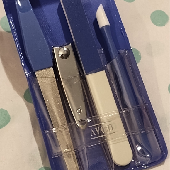 NEW! Vintage AVON Manicure Set - Picture 4 of 7